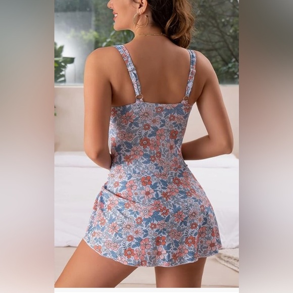 - NEW SWIM DRESS
BEAUTIFUL FLORAL PATTERN - Picture 5 of 8